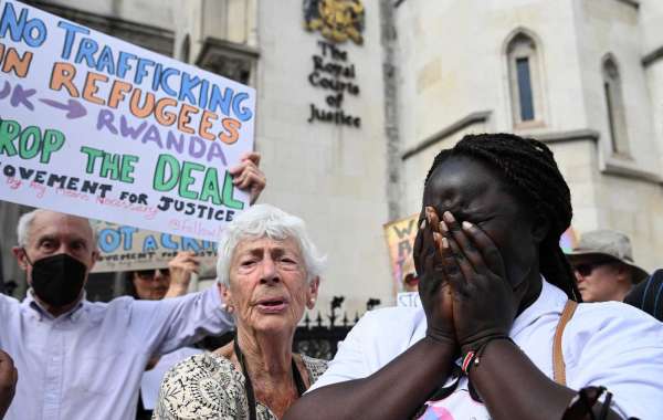 The Role of Immigration Solicitors in Handling Deportations from the UK